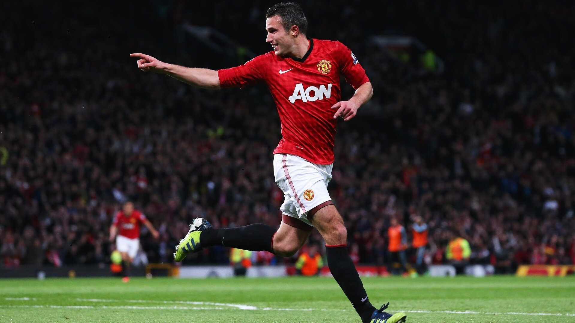 《直播热潮：百万观众在线观看电竞决赛》，电竞现场直播